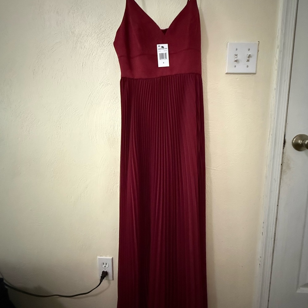 Laundry by Shelli Segal pleated dress